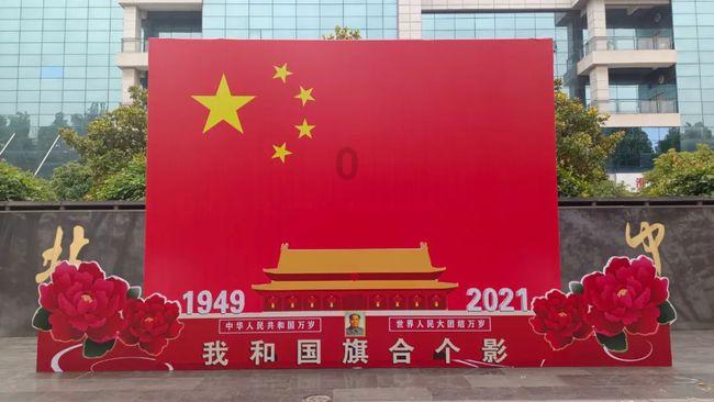 俄媒:俄政府将很快向普京汇报官员转用俄罗斯国产汽车情况